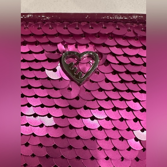 COACH POPPY SWEETHEART WRISTLET NWT - Picture 7 of 9